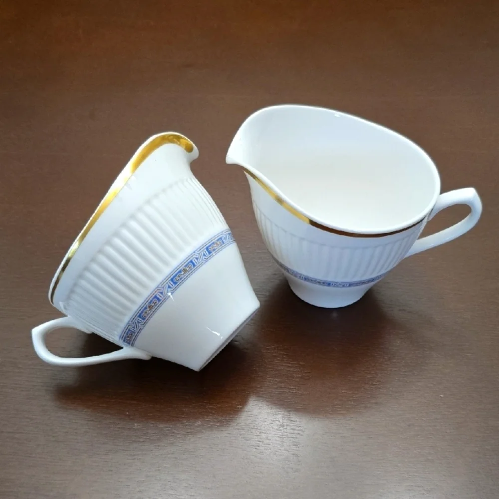 WEDGEWOOD England Elegant White and Gold‎ Trimmed Creamer / Gravy Set Of 2